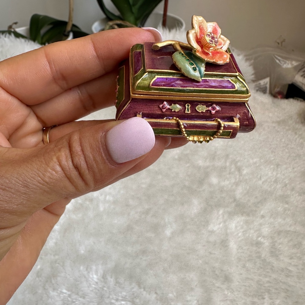 Estee Lauder Purple and Gold Vintage-Inspired Brooch